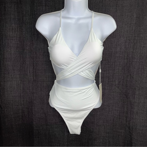 CHYRII Popular ladies one piece halter, strappy swim suit size medium (NWT) - Picture 1 of 6